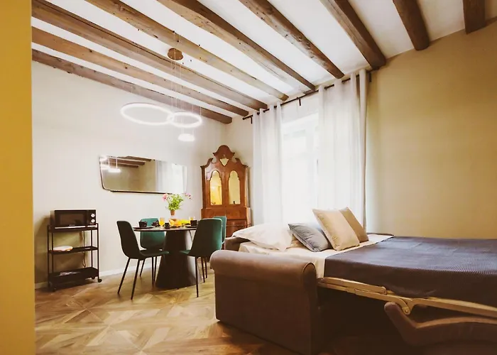 Chiara Home